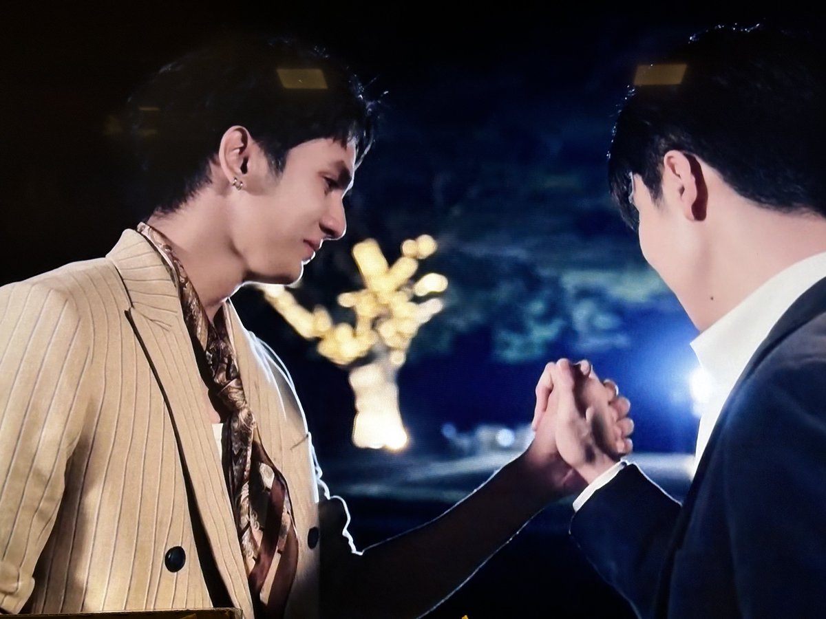 Parevespa's tweet photo. จริงหรือฝัน เรื่องจริงหรือฝันนนนนน ตอบนุที😩

RELOVED THE SERIES FINAL EP

#RELOVEDFinalEP https://t.co/RLifLv9kMl