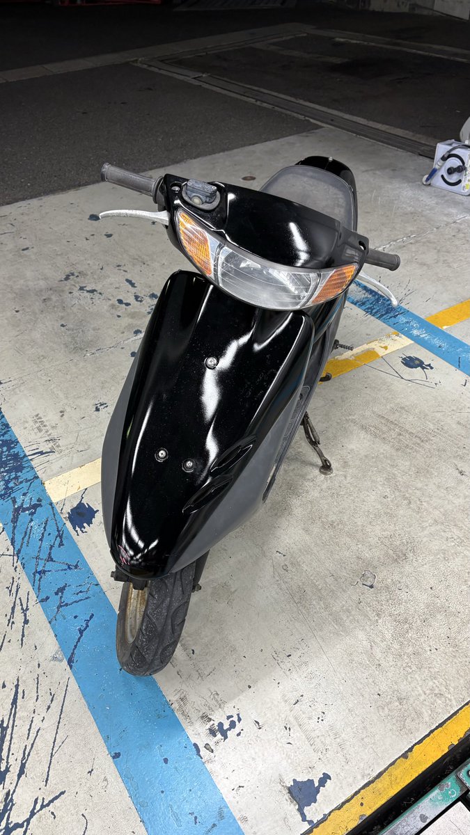 msk200244's tweet photo. 2/9.10直接引き取り限定 
 af35 7万で売ります‼️

エンジン絶好調、走る止まる曲がる問題なし、片側ミラーあり、販売証明書、キー1本、キャブ洗浄、キックペダルグリスアップ、センタースタンド、サイドスタンド、

タイヤ、バッテリー、スピードワイヤー要交換

その他質問コメントお願いします‼️ https://t.co/M49qPAFkl5