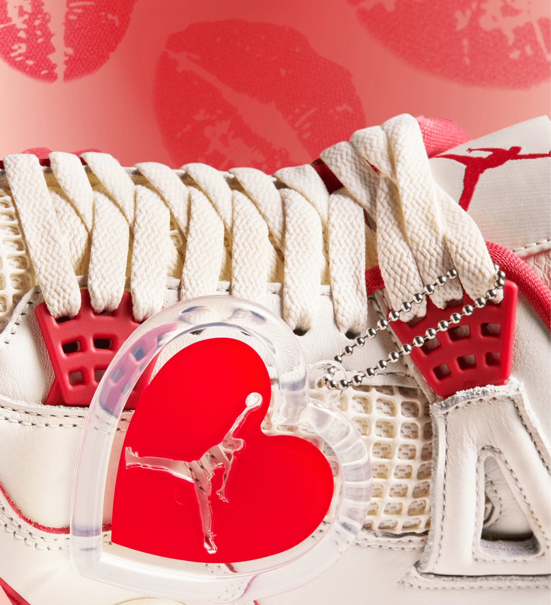 TROPHY ROOM tweet media