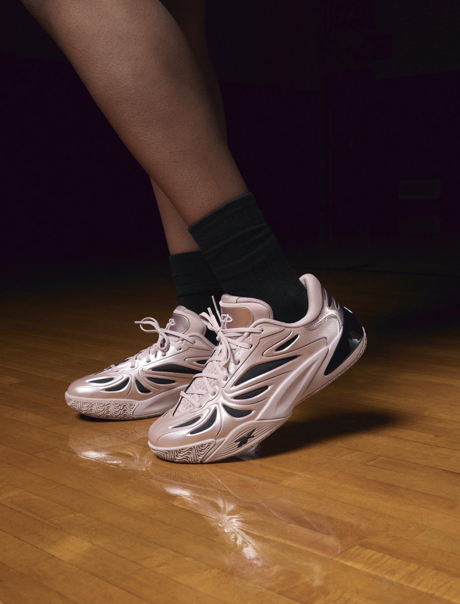 JustFreshKicks's tweet photo. Reebok Angel Reese 1 "Rose Dust" ✨

🗓️ February 13th
💰 $130 https://t.co/m5DaU2t4hk