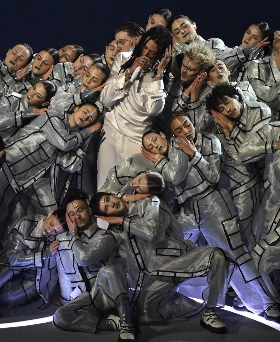 C’è chi prima censura e poi oscura
C’è chi diffonde e non si nasconde
RT 🙏
#Ghali ❤️

#cerimoniadiapertura #Olimpiadi 
#olimpiadiinvernali #MilanoCortina