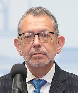 <a href="/FelixSinExcusas/">Felix Alvarado</a> El que critica todo / el que no construyó nada