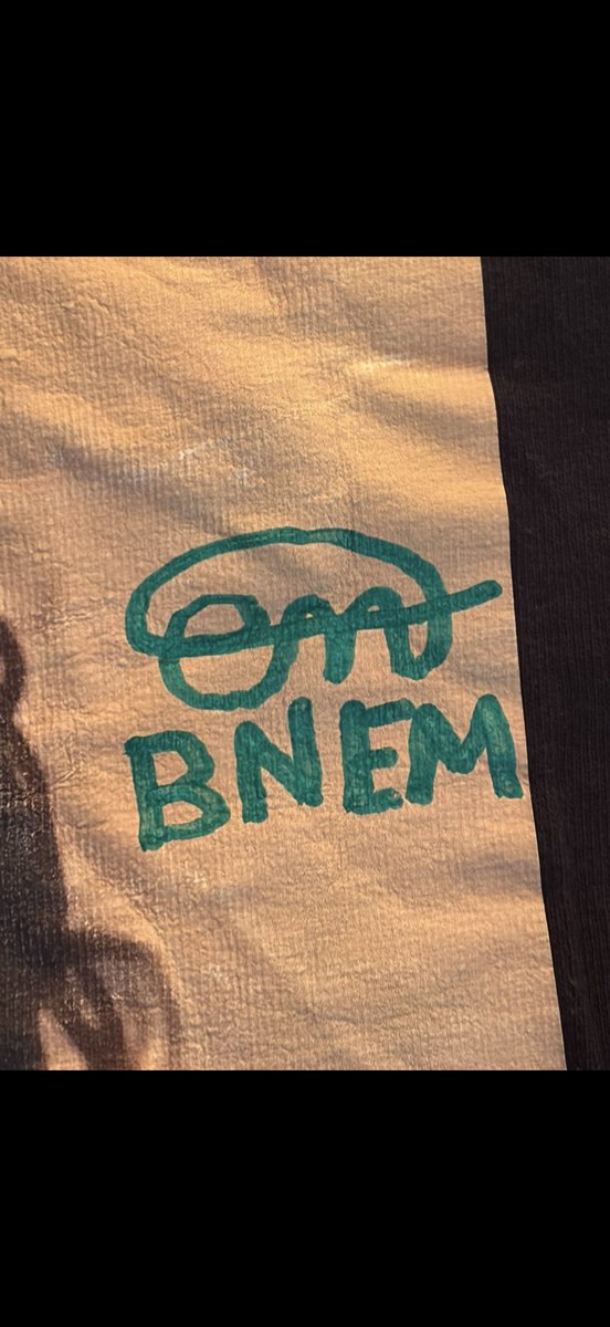 eddiemckillop98's tweet photo. My Signature! #EddieMcKillop #BNEM #USA https://t.co/5cs0VRTBYd