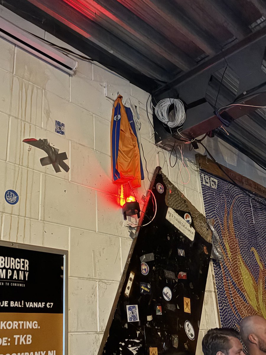 vvhelpman tweet media