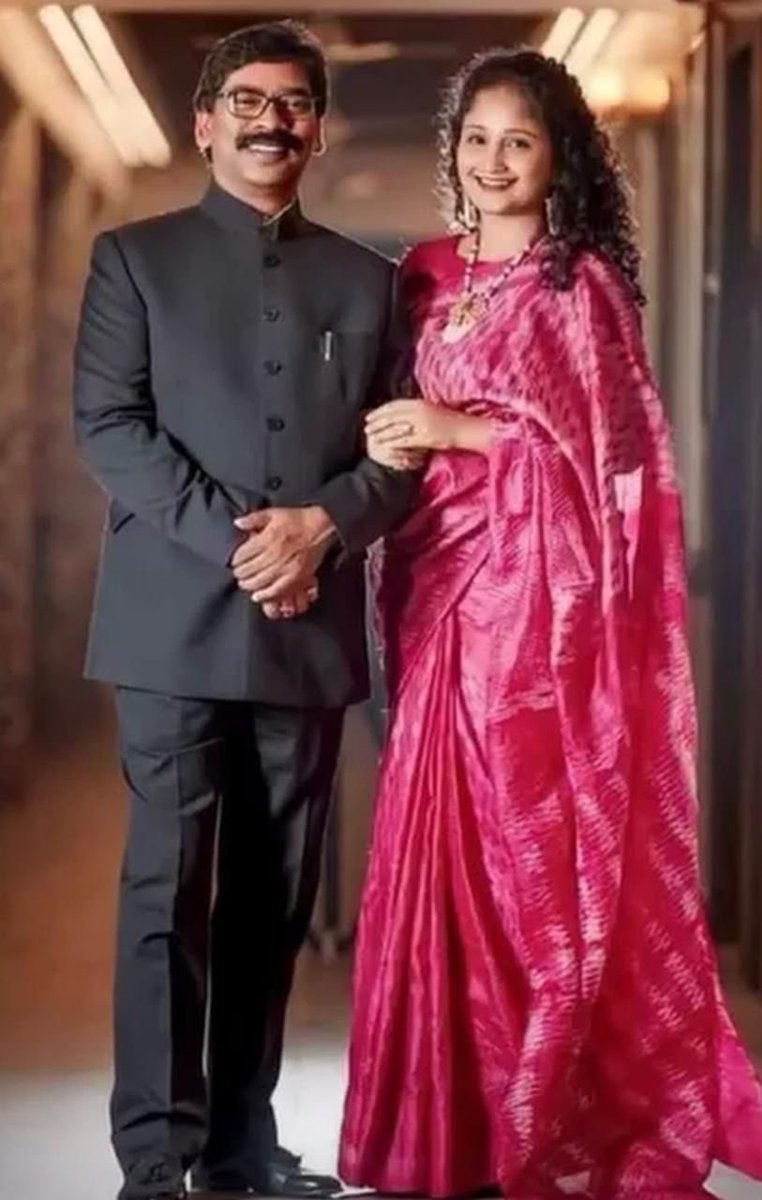 BeheraSuvendra's tweet photo. Warm marriage anniversary wishes to our popular Hon’ble Mukhyamantri Shri @HemantSorenJMM ji and Smt Kalpana Soren ji.
May your journey together continue to be filled with mutual strength, understanding and happiness. Wishing you both good health and years of togetherness.

#MarriageAnniversary #HemantSoren #KalpanaSoren #Jharkhand
