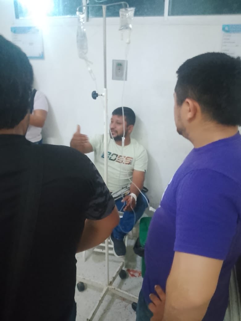 La mayor muestra de desprecio y de inhumanidad con los desplazados de La Mojana y Cerro Azul, la hizo la <a href="/alcaldiacienaga/">Alcaldía Municipal de Ciénaga, Magdalena</a> : 15 hospitalizados y más de 50 en atención médica por intoxicación con alimentos dañados. Esto es miserable ¿este es el tratamiento a las víctimas?