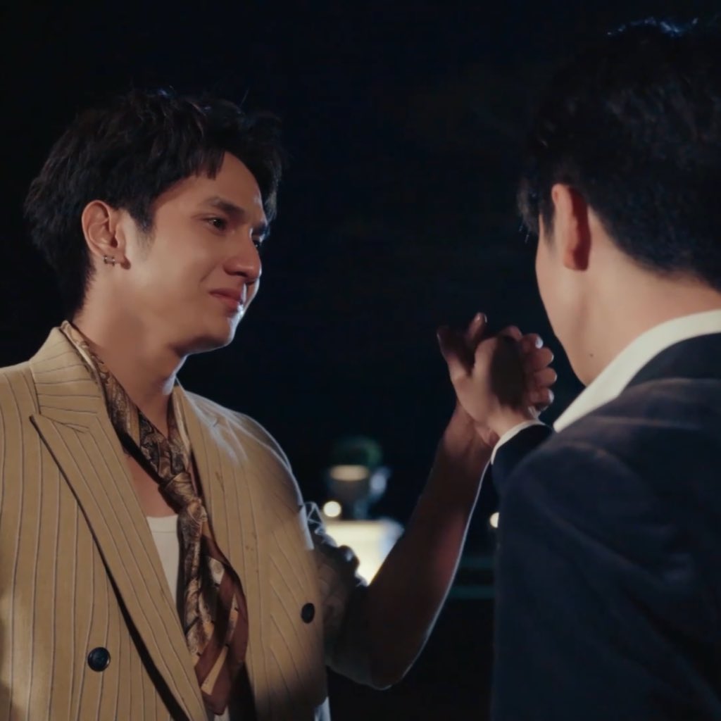 Xxavieria2465's tweet photo. ผมรักคุณนะ…ไว้เจอกันนะ สักวันนึง 💔✨

RELOVED THE SERIES FINAL EP

#RELOVEDFinalEP
#RELOVEDTHESERIES https://t.co/5dOLBE2K1o