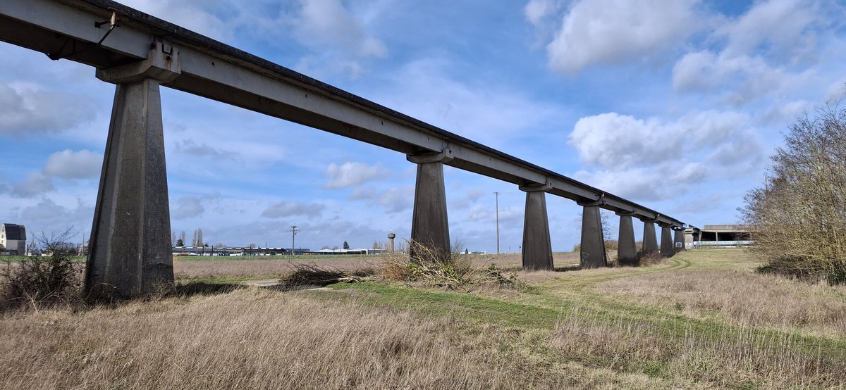 TTShields's tweet photo. Standing above fields between the outskirts of Paris and Orleans, the flawed remains of high speed inter-city ambition..! 
#1960s #Aerotrain #Chevilly https://t.co/FCMsT1P8gT