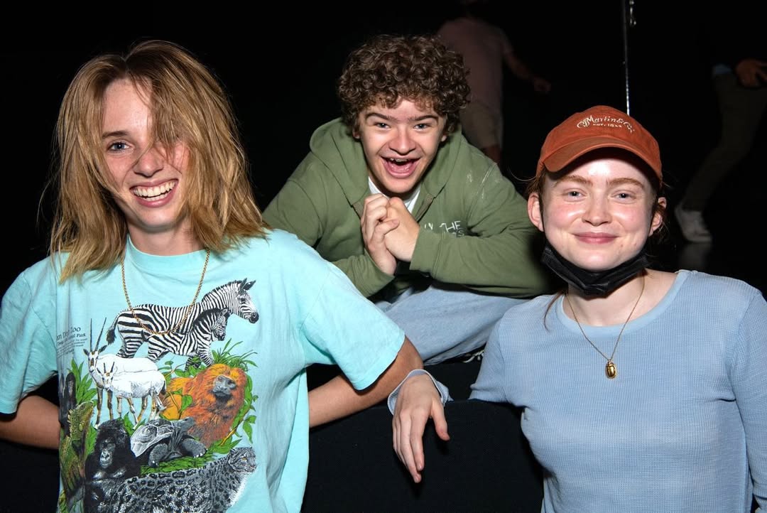 Nadia_SSlover's tweet photo. Now that's true friend supporting true friends (Sadie and Maya surprised Gaten on his open night of Dear Evan Hansen!) https://t.co/CdQ0meJSMl