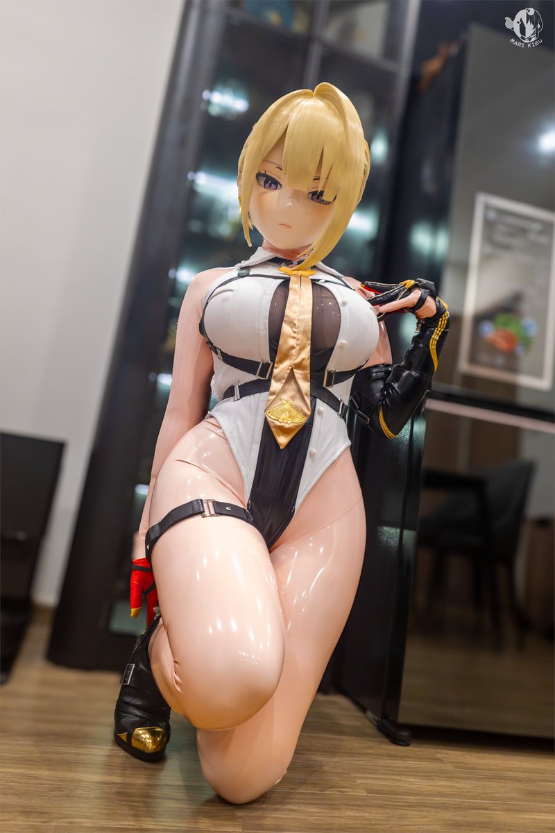 MariKigu's tweet photo. Wanna have a look at Evelyn's shiny thighs?

#kigurumi
#latex
#EvelynZZZ
#ZenlessZoneZero
#zzzero https://t.co/T1CnlPhxqG