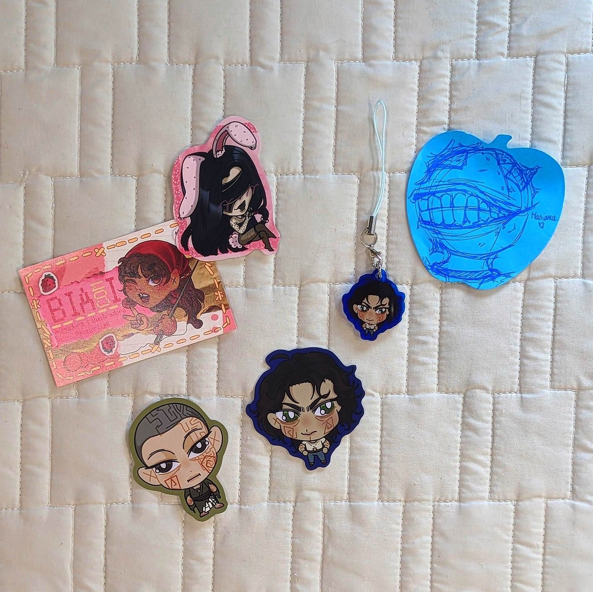 LABIAR NÃO ESTÁ MORTO, viverão felizes para sempre na minha parede 🫶🏻

By: @ _.bia.com.i._ no insta 

#OrdemParanormal #HEXATOMBE