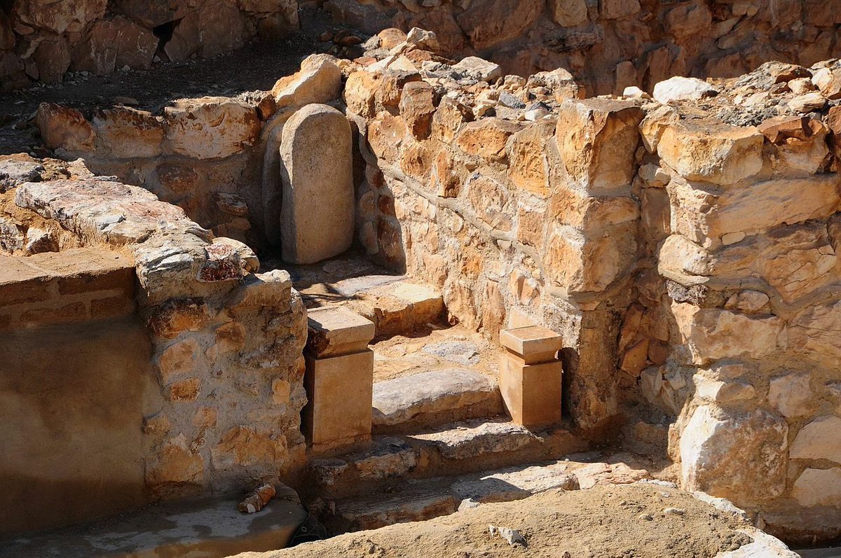 MonicaLaredo2's tweet photo. 🇮🇱Massada, um monumento ao heroísmo e à presença judaica de cerca de 2000 anos atrás. Você sabia que arqueólogos também encontraram vestígios da época do Rei Davi? O arqueólogo Yochanan Aharoni sugere que esses vestígios faziam parte de uma fortaleza usada pelo Rei Davi (para se esconder de Saul).