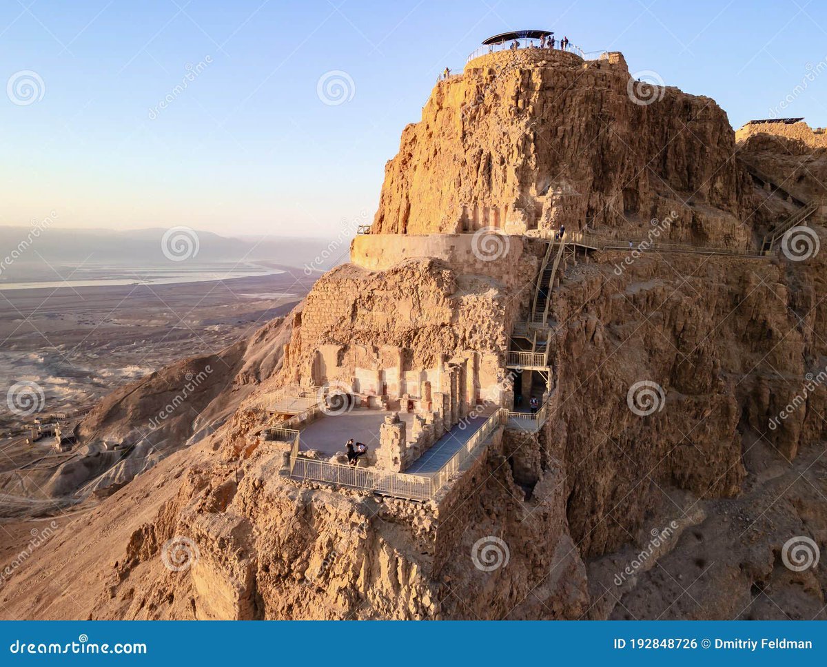 MonicaLaredo2's tweet photo. 🇮🇱Massada, um monumento ao heroísmo e à presença judaica de cerca de 2000 anos atrás. Você sabia que arqueólogos também encontraram vestígios da época do Rei Davi? O arqueólogo Yochanan Aharoni sugere que esses vestígios faziam parte de uma fortaleza usada pelo Rei Davi (para se esconder de Saul).