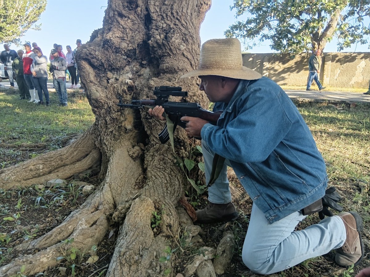 LillipsyB's tweet photo. La zona de defensa de Neiva en #Cabaiguán #SanctiSpíritusEnMarcha se prepara para la defensa de la patria. #CubaVencerá #CubaEstáFirme @Yuleisy28822351 @LaritzaCon11073 https://t.co/97hHeUyySb