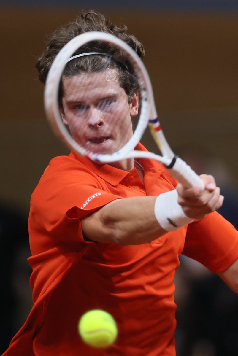 TennisBelgium's tweet photo. Davis Cup qualifiers 🇧🇬 vs 🇧🇪 0-2

Iliyan Radulov vs Alexander Blockx 7-6, 4-6, 1-6

Very mature reaction from Alex after an impressive set and a half from Radulov. Kept his head in the game, served well and wore his Bulgarian peer down. 

Nice scoreline to start on Sunday. https://t.co/rcRuVJa7lv