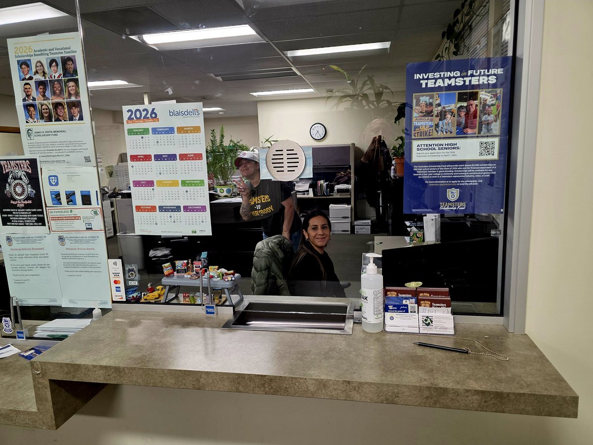 local_70's tweet photo. Thank you to everyone showing up to get tickets today! Did you get yours? 

As the social media guy, I have no idea about extra tickets, shirts, shirts without tickets or any other details.  Reach out to your BA/Stewards for more info. Thanks!  #teamsterslocal70 #jc7 https://t.co/chbXeYJbM5