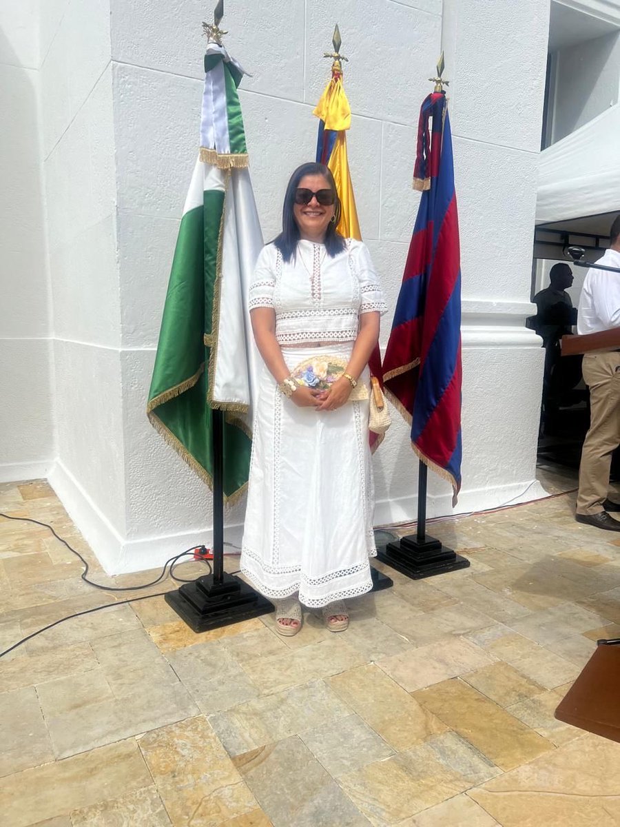 Angelacedeno30's tweet photo. Acompañamos al coronel Alexander Martín en el acto de ceremonia de transmisión de mando del departamento de policía Magdalena 🤍💚. 

Le deseamos éxitos en el cumplimento de su labor constitucional de velar por la seguridad y tranquilidad de los Magdalenenses. https://t.co/h72yTfwqsL