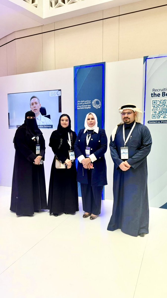 سعدت بالمشاركة في مؤتمر الكويت لطب العيون،عبر تقديم ورقة علمية في محور تناول التحديات في الحالات الجراحية المتقدمة في الشدفية الأمامية، وسط نقاشات علمية ثرية وتبادل خبرات مميزه.شكرًا للقائمين على المؤتمر على حسن التنظيم، في إطار التعاون العلمي الراسخ بين الكويت والسعودية 🇸🇦🤝🇰🇼