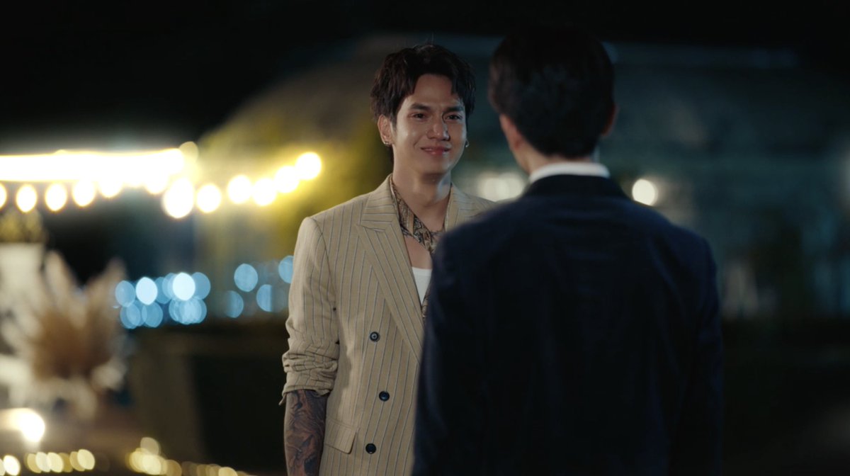 iTakkung's tweet photo. “อยู่ทางนู้นเป็นยังไงบ้าง โอเคใช่มั้ย?” ประโยคธรรมดามาก แต่ฟังแล้วน้ำตาแตก มันเต็มไปด้วยความคิดถึง ความเป็นห่วง 😭

RELOVED THE SERIES FINAL EP
#RELOVEDFinalEP https://t.co/HtOPlNXNdX