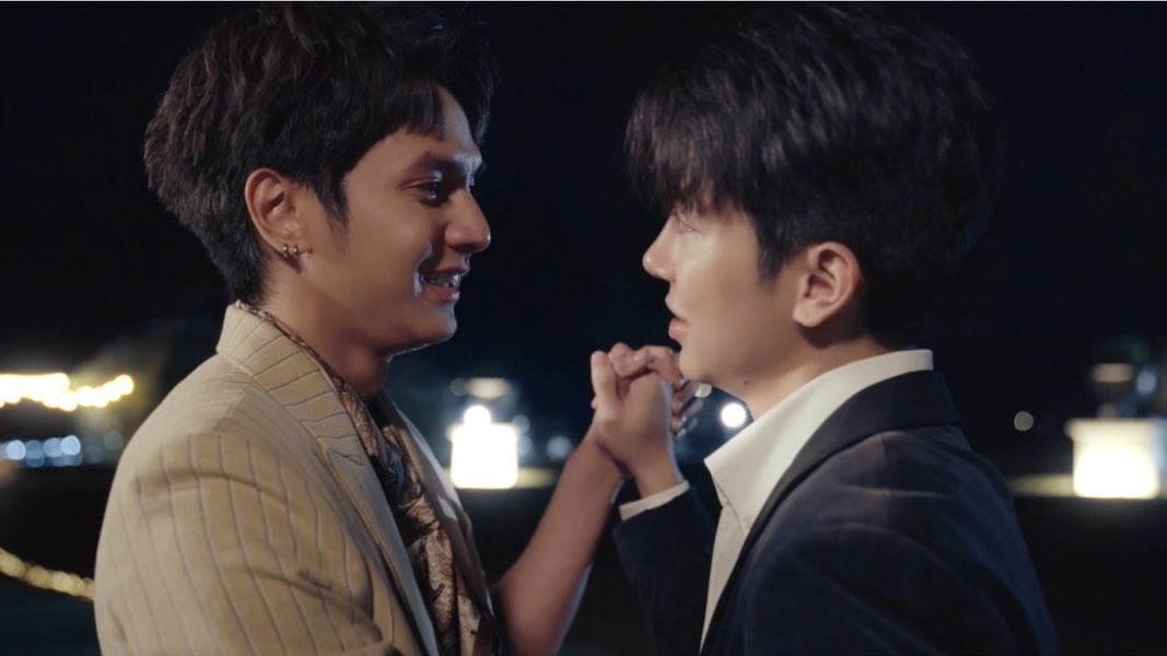 peartunwarat's tweet photo. : อยู่ทางนู้นเป็นไงบ้าง 
: โอเคใช่มั้ย
คำถามที่ถามคนที่ไม่มีวันกลับมา โคตรจะใจพังเอาซะเลย 

ซีรี่ย์จบแล้วคู่ปอนด์ดลไม่มีปฏิหารจริงจะร้อง แต่ตอนสุดท้ายครบรสมากกก #RELOVEDFinalEP https://t.co/mHFjt8UGPh