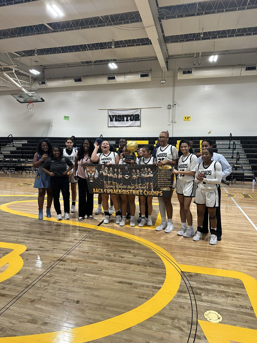 CoachRohrs's tweet photo. Congratulations @girls_woods on their BACK TO BACK DISTRICT CHAMPIONSHIPSHIPS! Huge shoutout to Coach Aikens and Tiger Hoops! @sbisdathletics @SBISD @SpringWoodsHigh https://t.co/7GoUNdEVdx