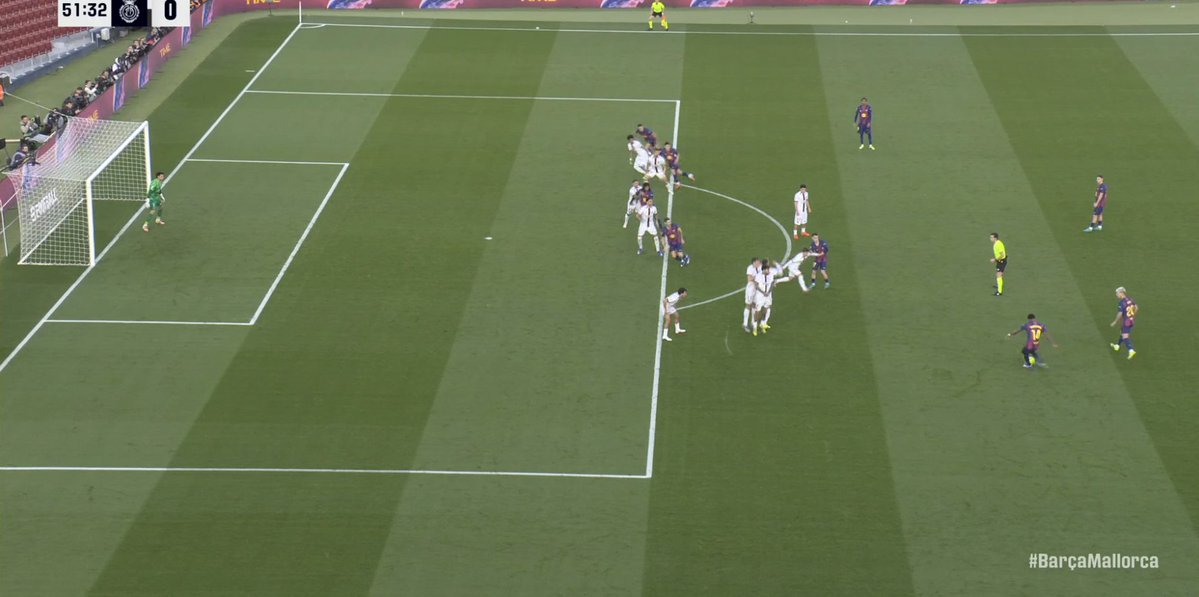 📸 - LOOK at where the referee drew the line, and then LOOK at where the wall is jumping.

HOW IS THIS REFEREE ALLOWING THIS?