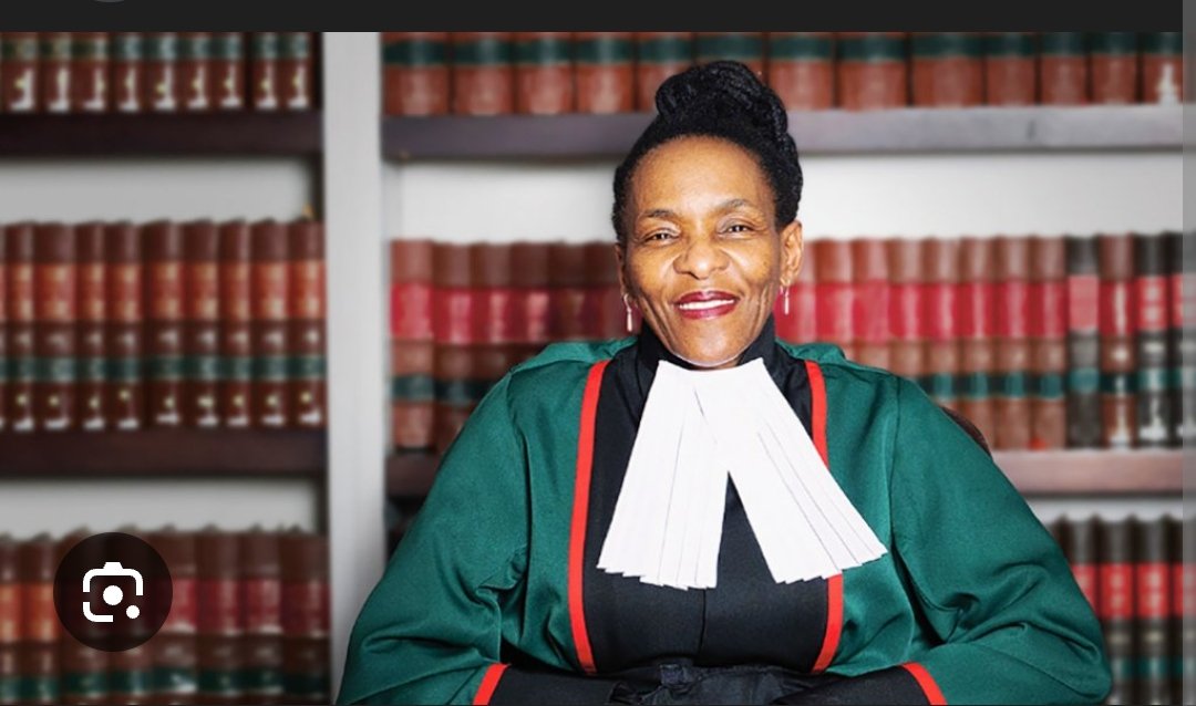 tyengeni1954's tweet photo. She,s extremely incompetent &amp; unresponsive woman.. https://t.co/pPsTpLif8G