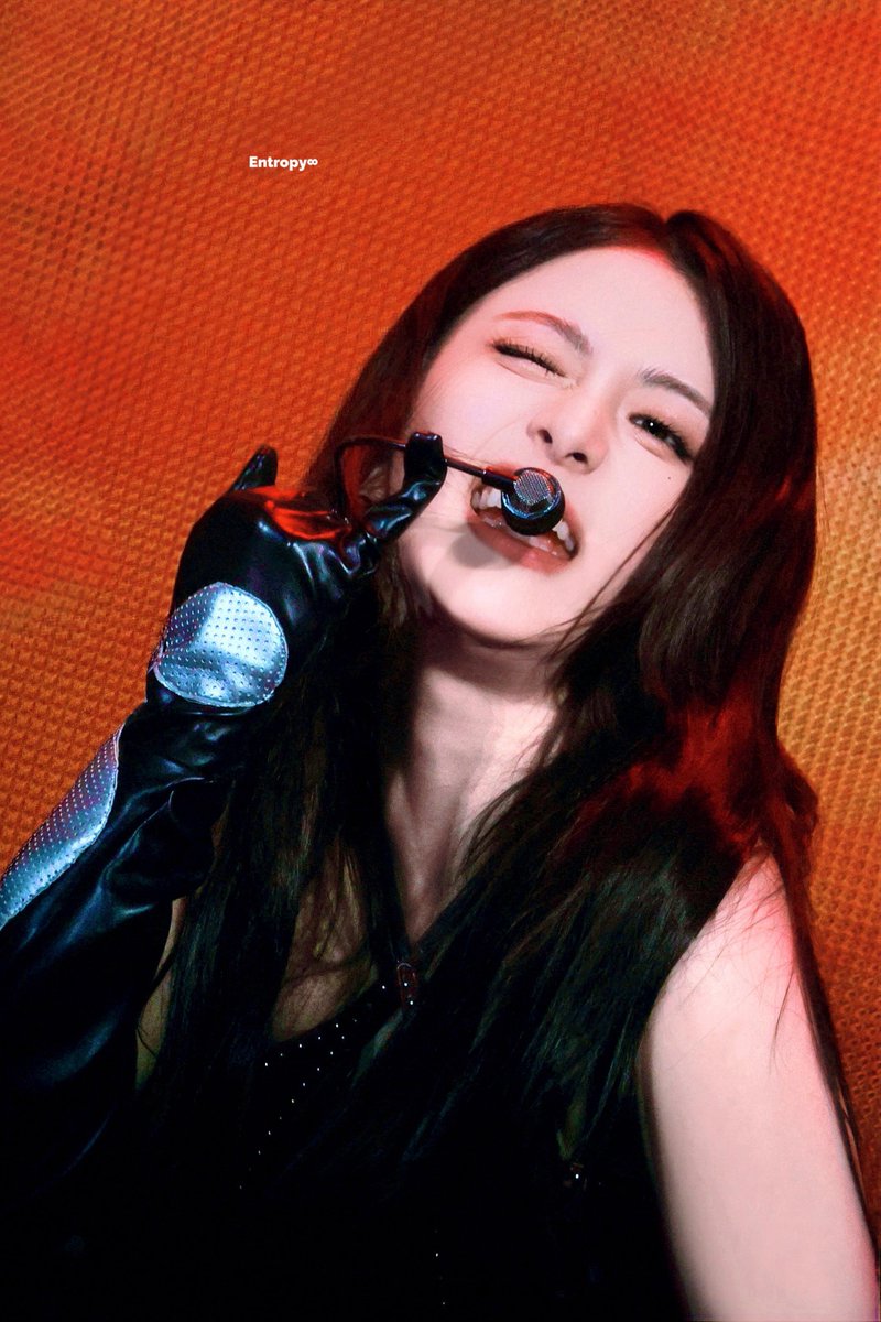 260201 🍝🤙🏻

#르세라핌 #LE_SSERAFIM 
#허윤진 #HUHYUNJIN #ユンジン