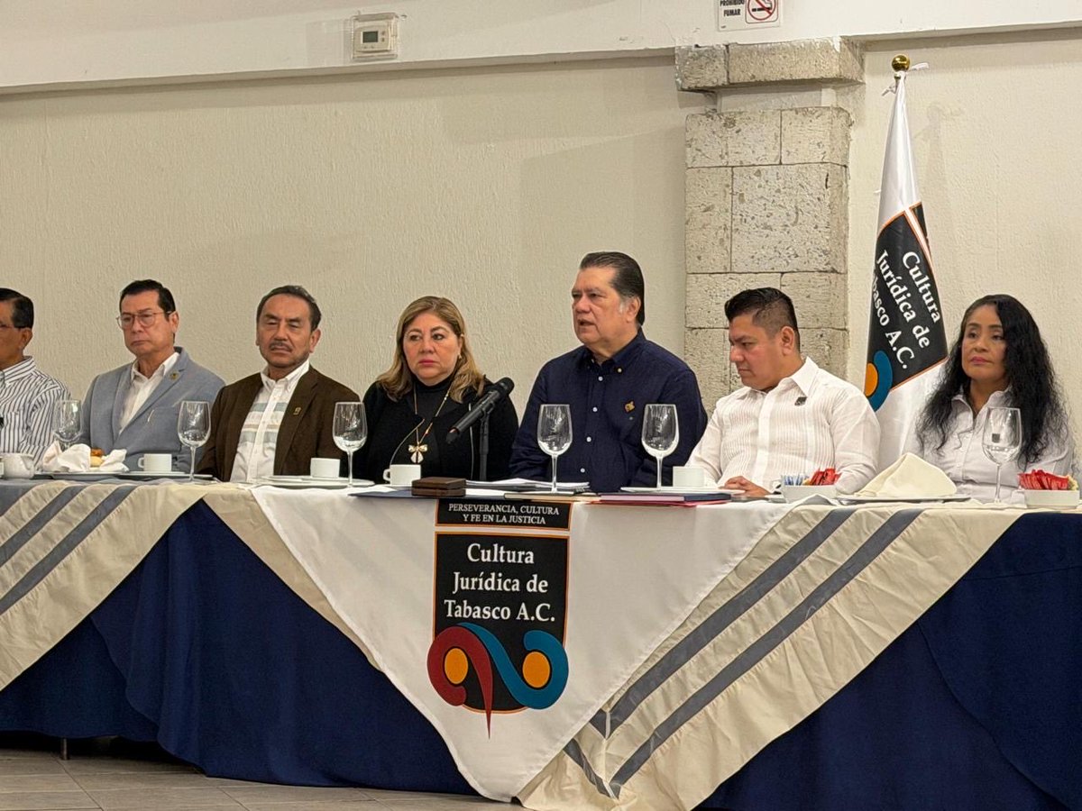 A nuestro Rector <a href="/UJAT/">UJAT</a> <a href="/narvaezosorio/">Guillermo  Narvaez Osorio</a> mi felicitación por su conferencia “Retos de la educación superior en México” y por el merecido reconocimiento con la Medalla José Eduardo de Cárdenas, otorgada por Cultura Jurídica de Tabasco A.C. que honra su trayectoria y servicio público