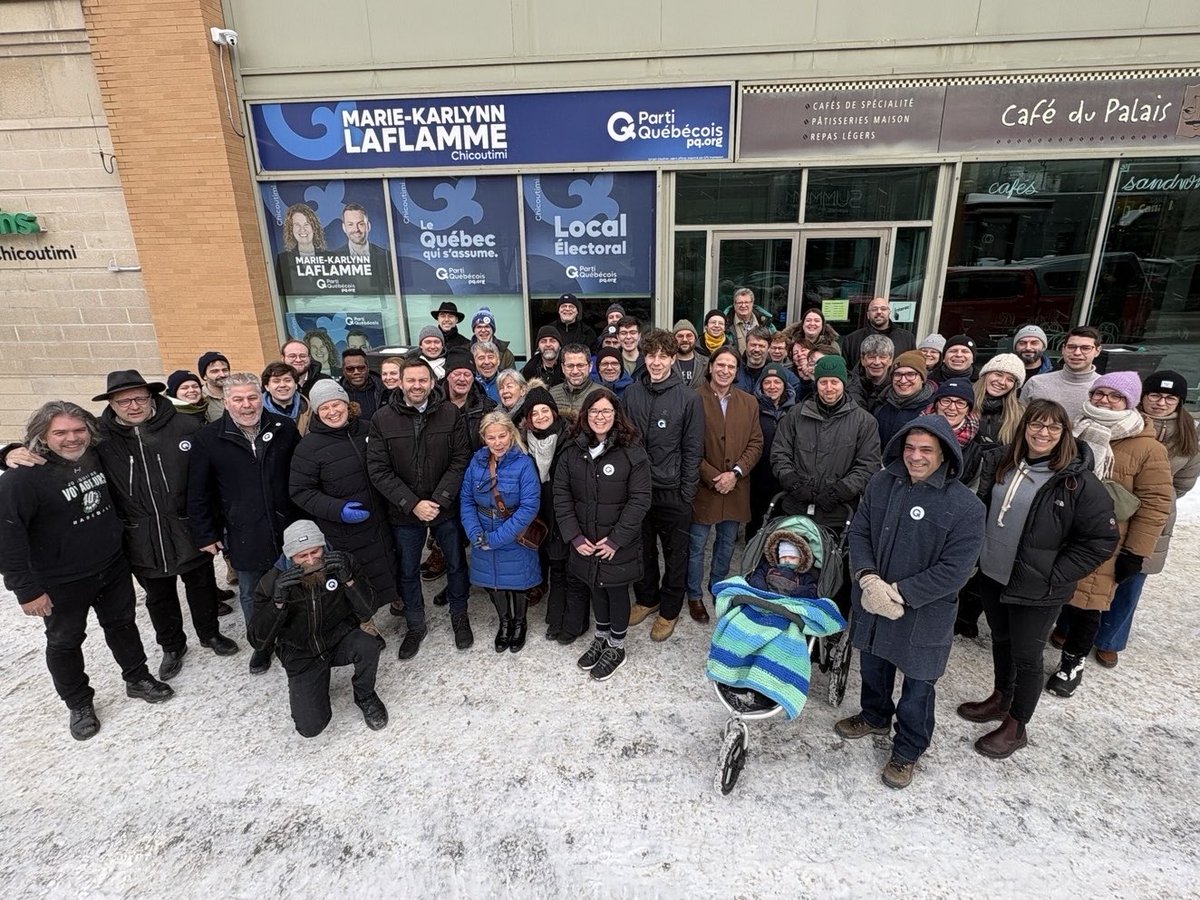 On frappe aux portes de Chicoutimi avec notre chef Paul St-Pierre Plamondon et Pascal Bérubé! 

Voir des bénévoles de partout, motivés et déterminés à venir donner un coup de main pour cette partielle est une réelle source d'énergie qui nous permet de continuer ce grand travail