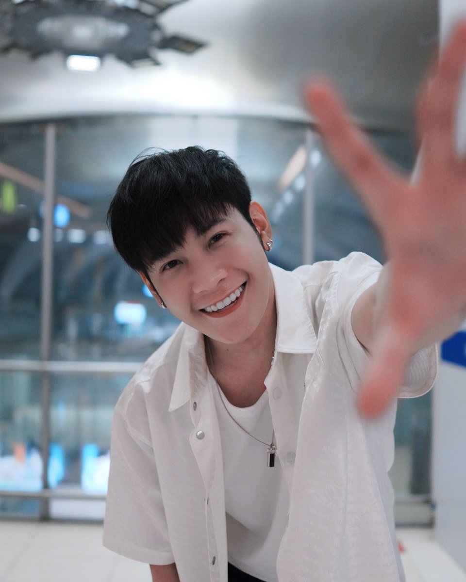 กำลังบินไปหาทุกคนที่เซี่ยงไฮ้แล้วครับ ไหนใครจะมาเจอสิงโตบ้างน้าาา คิดถึงทุกคนมากๆ ครับ 🥰

正在飞往上海去见大家的途中，谁会来见我呢？非常想念大家。

#SingtoFSinShanghai
#GMMTV <a href="/stjinx_maya/">ในโซเชียลฉันเป็นทุกอย่างที่ไม่ใช่ศิลปิน.</a>