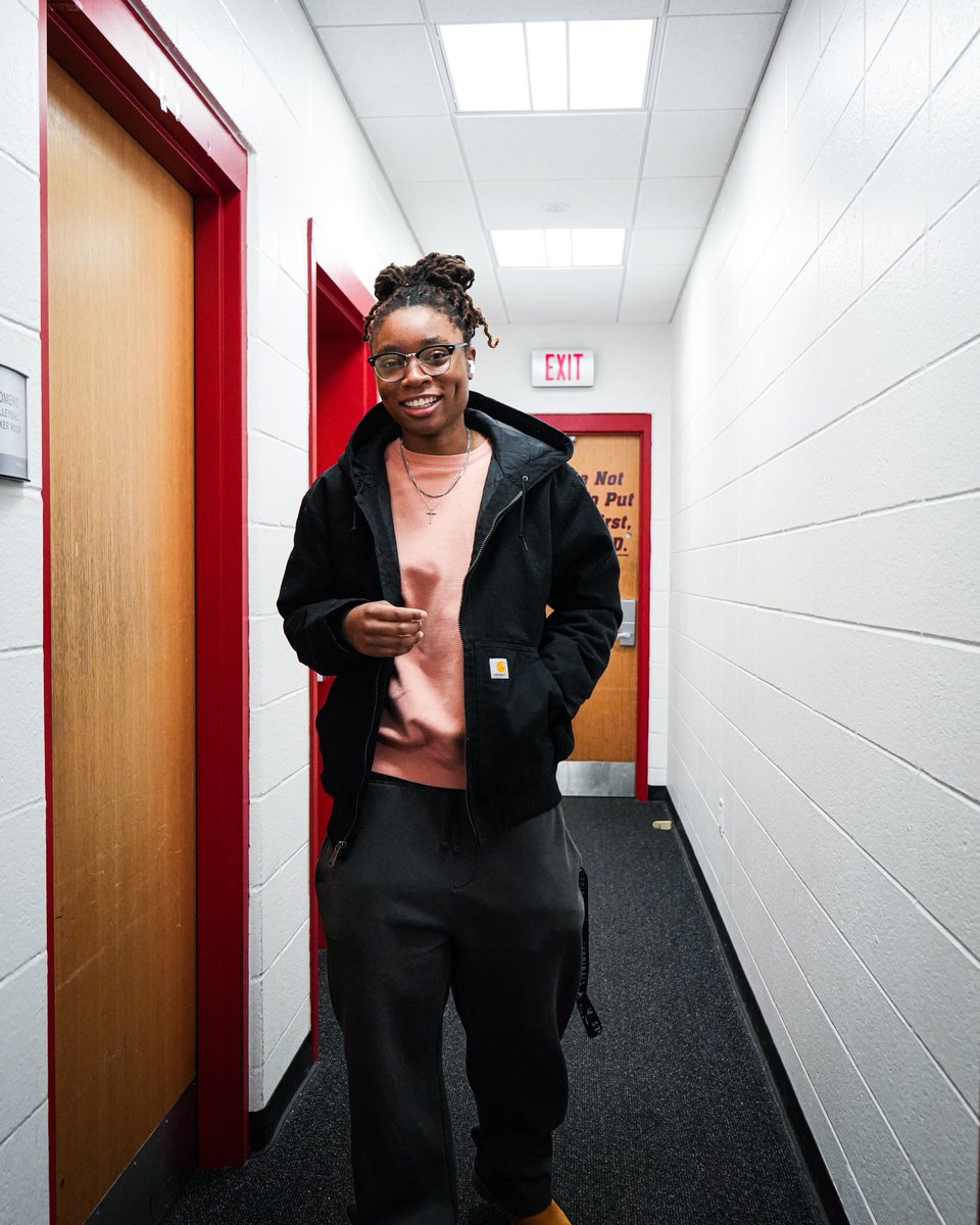 BallStateWBB's tweet image. #nonchalant arrival photos 🩷

happy game day cardinal nation. 
#ChirpChirp x #AllInOnRed