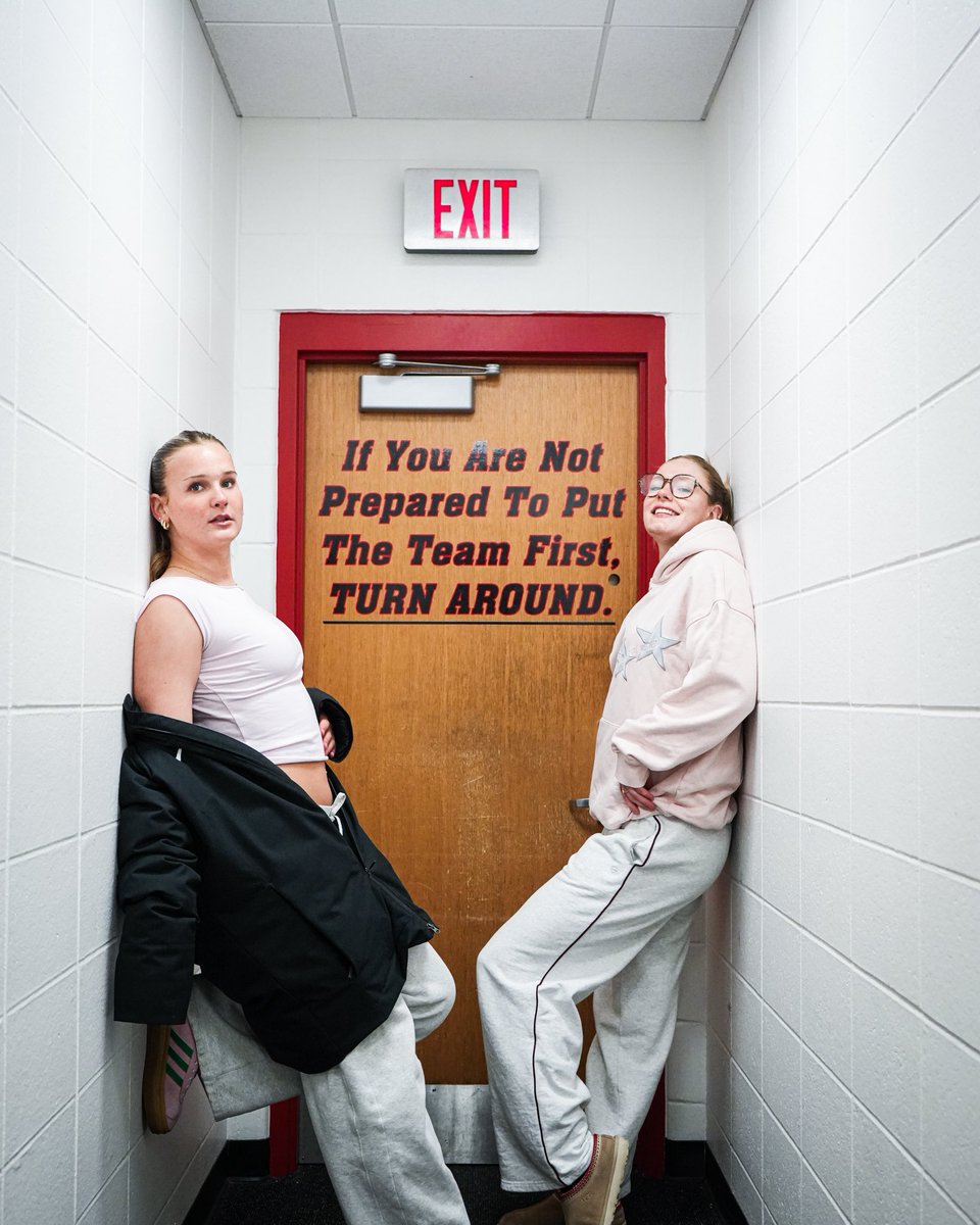 BallStateWBB's tweet image. #nonchalant arrival photos 🩷

happy game day cardinal nation. 
#ChirpChirp x #AllInOnRed