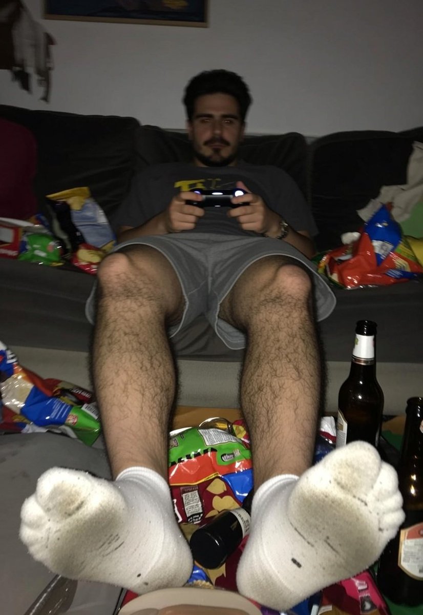 ThiagoStinky's tweet photo. #malefeet #malesocks https://t.co/gK1giep7a7