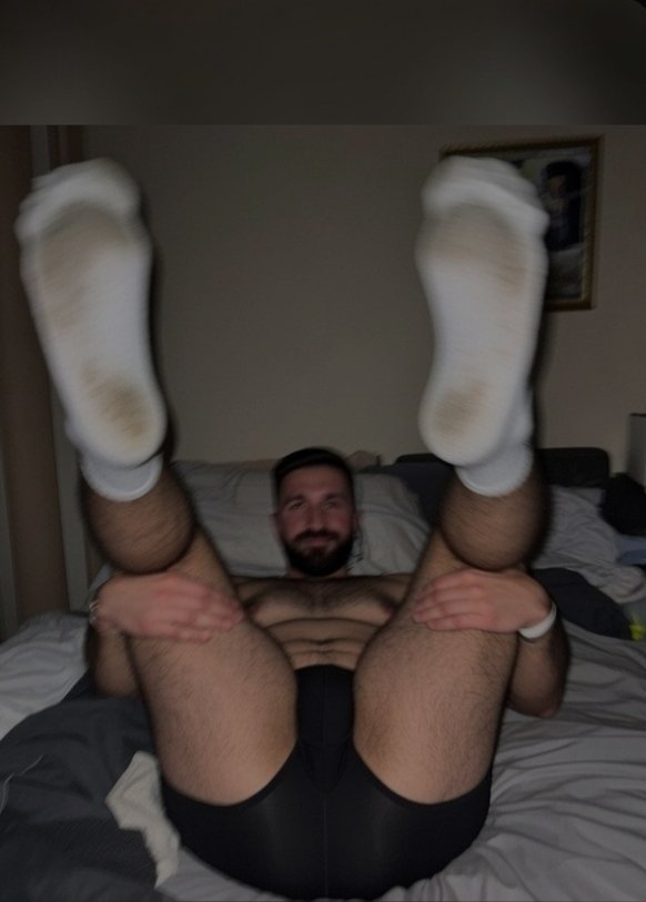 ThiagoStinky's tweet photo. #gaysocks #gayfeet #menfeet #whitesock #footfatish #gayman https://t.co/Zt1cS0UfbN