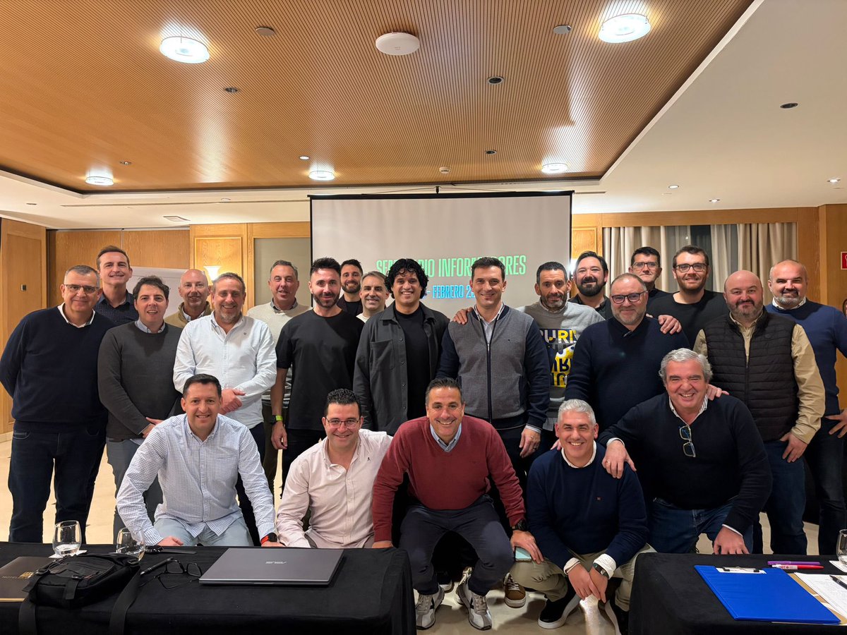 Seminario de Informadores de 1, 2 y Asistentes de 2 Federación, con la ponencia de Fernando López Acera 

Acompañando;

👥 <a href="/matiasreferee/">José Matías</a> presidente del comité de árbitros @rfaf
👥 Alfonso Baena Espejo, vicepresidente CTAA
👥 Francisco Martínez Lemus, presidente CTA Extremeño