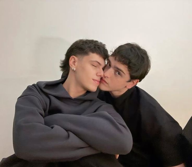 thinkimfalling's tweet image. 