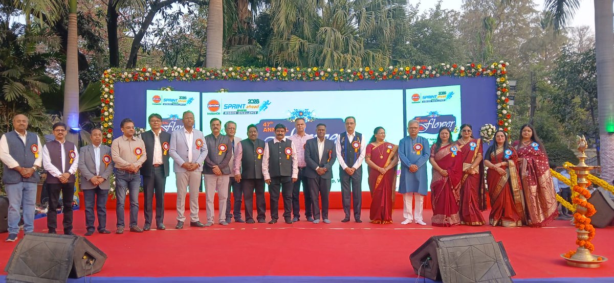 gujaratrefinery's tweet photo. A vibrant celebration of Nature.
The 47th Annual Flower Show inaugurated at @IndianOilcl Gujarat Refinery in the gracious presence of Mr. Arun Mahesh Babu, IAS, Municipal Commissioner, Vadodara, Col. Nihar N Dholakia, Air Defence,Vadodara &amp; Mr. Biplob Biswas,ED &amp; Refinery Head. https://t.co/zxrYKr6URd