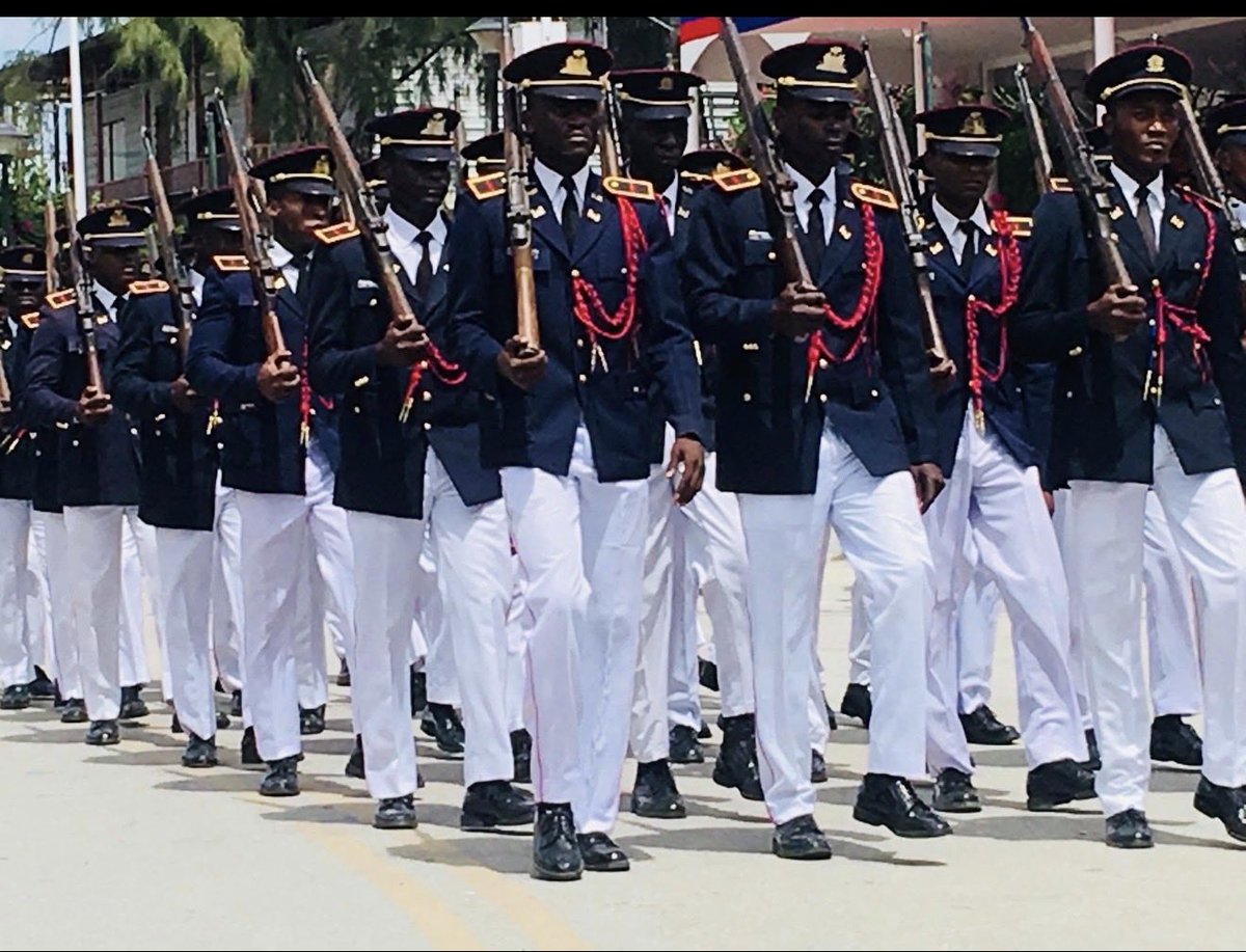 Depuis 1994, pour la première fois, le GVT américain décide de financer directement l’Armée d’Haiti. Je salue cette aide à destination de notre armée. Il revient au MD d’élaborer et d’exécuter un plan de développement et de professionnalisation de l’institution militaire