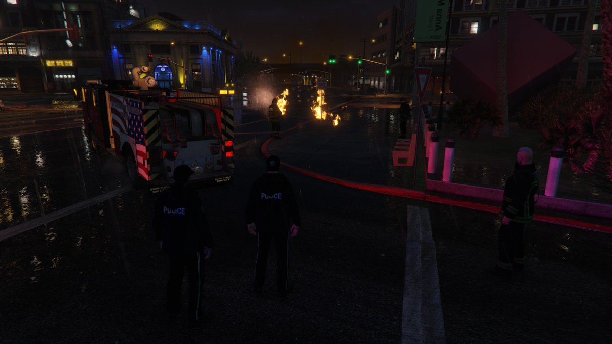 Wie feurig wird es heute in Los Santos werden? Schauen wir mal was die State Police heute so bereit hält: twitch.tv/xdanidii. #LuckyV