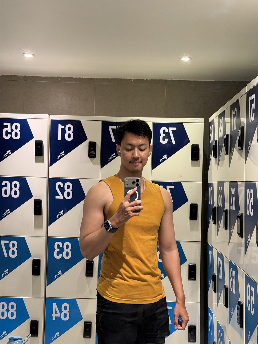 dede hanen tweet media