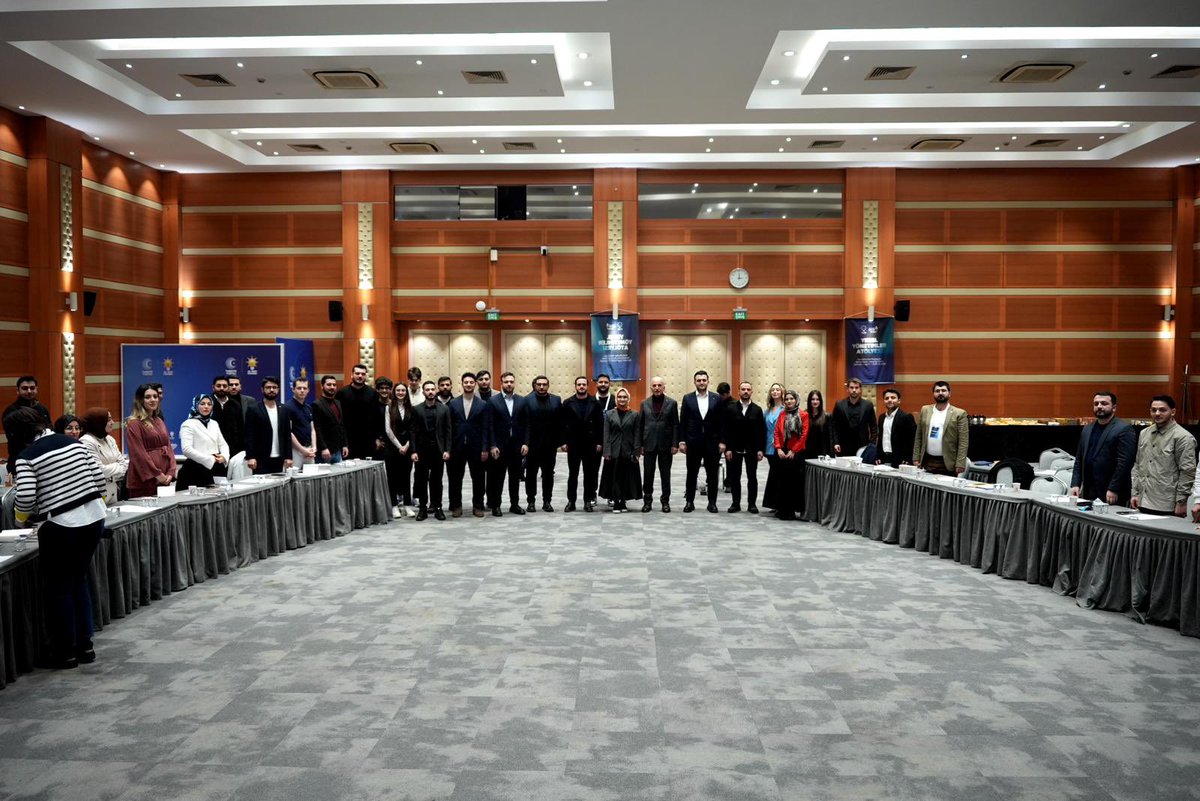 akgencistanbul's tweet photo. Yerel Yönetimler Atölyemizde bu hafta Ümraniye Belediye Başkanımız Sayın @ismetyildirimtr’ı ağırladık.

Bir yönetimin en büyük sermayesi olan “Kurumsal Hafıza”nın inşasını, bilginin nesiller boyu aktarılmasının önemini ve kurumsallaşmanın yerel yönetimlerdeki stratejik gücünü konuştuk.