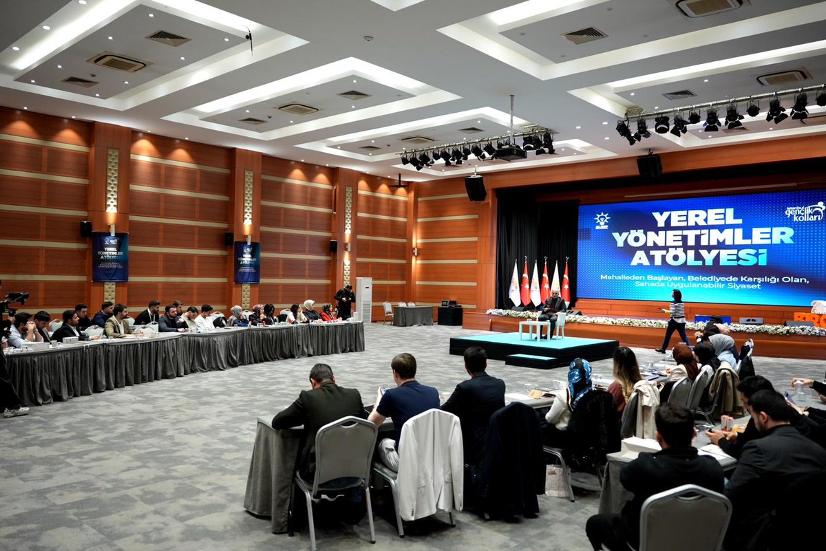 akgencistanbul's tweet photo. Yerel Yönetimler Atölyemizde bu hafta Ümraniye Belediye Başkanımız Sayın @ismetyildirimtr’ı ağırladık.

Bir yönetimin en büyük sermayesi olan “Kurumsal Hafıza”nın inşasını, bilginin nesiller boyu aktarılmasının önemini ve kurumsallaşmanın yerel yönetimlerdeki stratejik gücünü konuştuk.