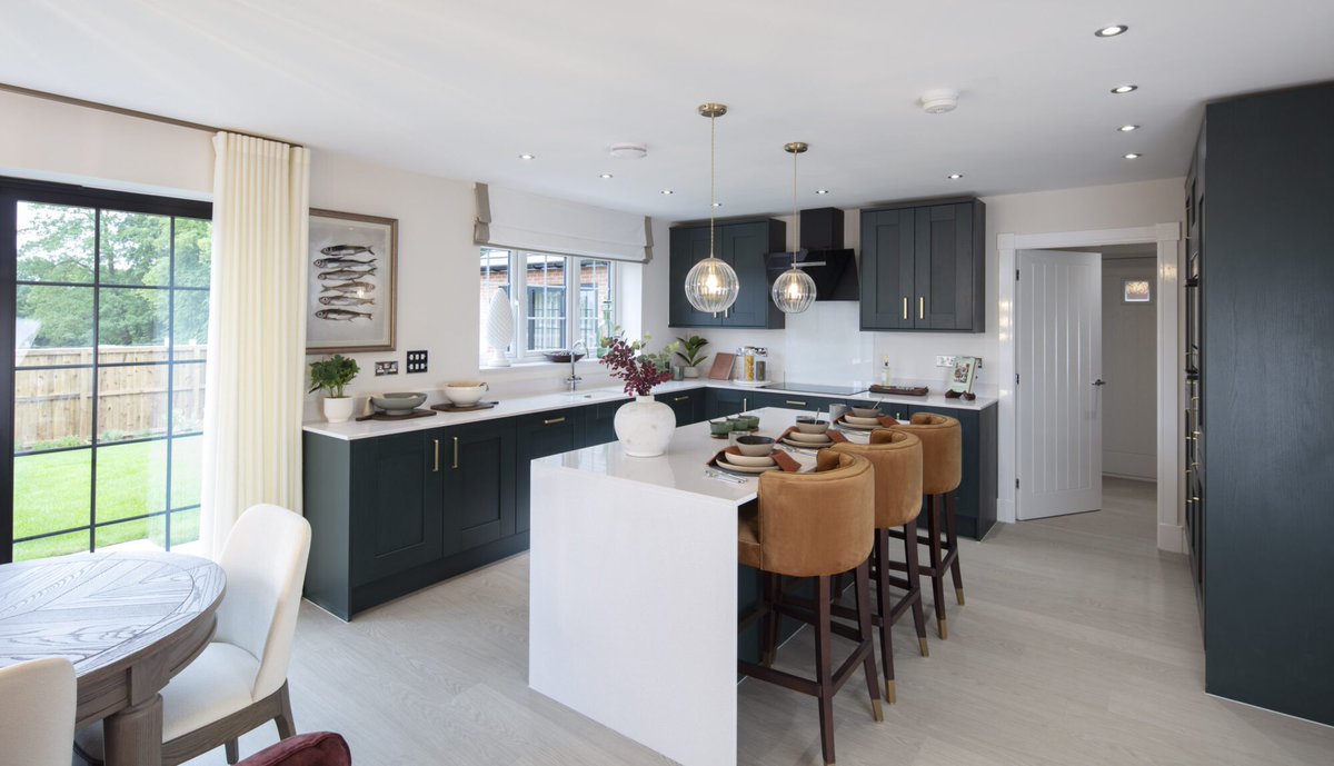 If you could design one dream feature in your new home... what would it be?

Kitchen island? Walk-in wardrobe? Office space? 

We’d love to know 👇