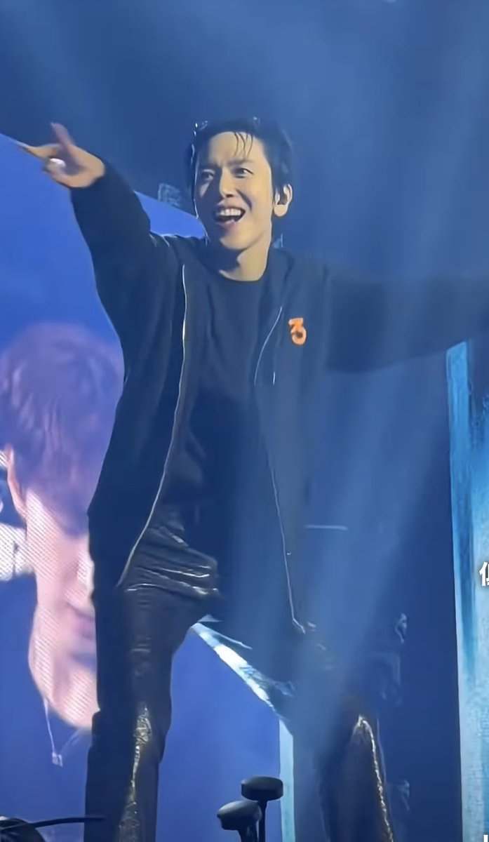 marrycat2001's tweet photo. #黒のヨンファ
Thrillogy in Seoul D-2. 🤩❤️#killer_joy#3logy #cnblue #killer_joy #cnblu... https://t.co/5eZL9x16Vs @YouTubeより https://t.co/ho7vGF43G7