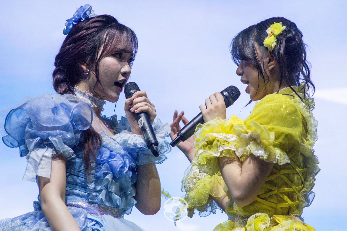 Yes yes my blue and yellow 😛 <a href="/L_MarshaJKT48/">Marsha Lenathea</a> <a href="/Michie_JKT48/">michelle alexandra</a>