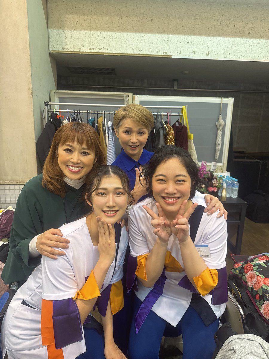 o8_o7__a's tweet photo. 本日も、マチソワありがとうございました！！

毎日投稿するつもりが。。寝ちゃったりなんだりで出来ずでした笑

今日は、♠️チームの千秋楽でした！
もう終わりに近づいてきてるのだと少し寂しく感じてます。

明日の大千秋楽まで全力で頑張ります(ง •̀_•́) https://t.co/RbqvqWdZfn