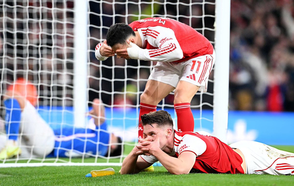 ArsenalN7's tweet photo. What was Martinelli doing lmao 🤣🤣🤣🤣 https://t.co/fP4kAwszMN