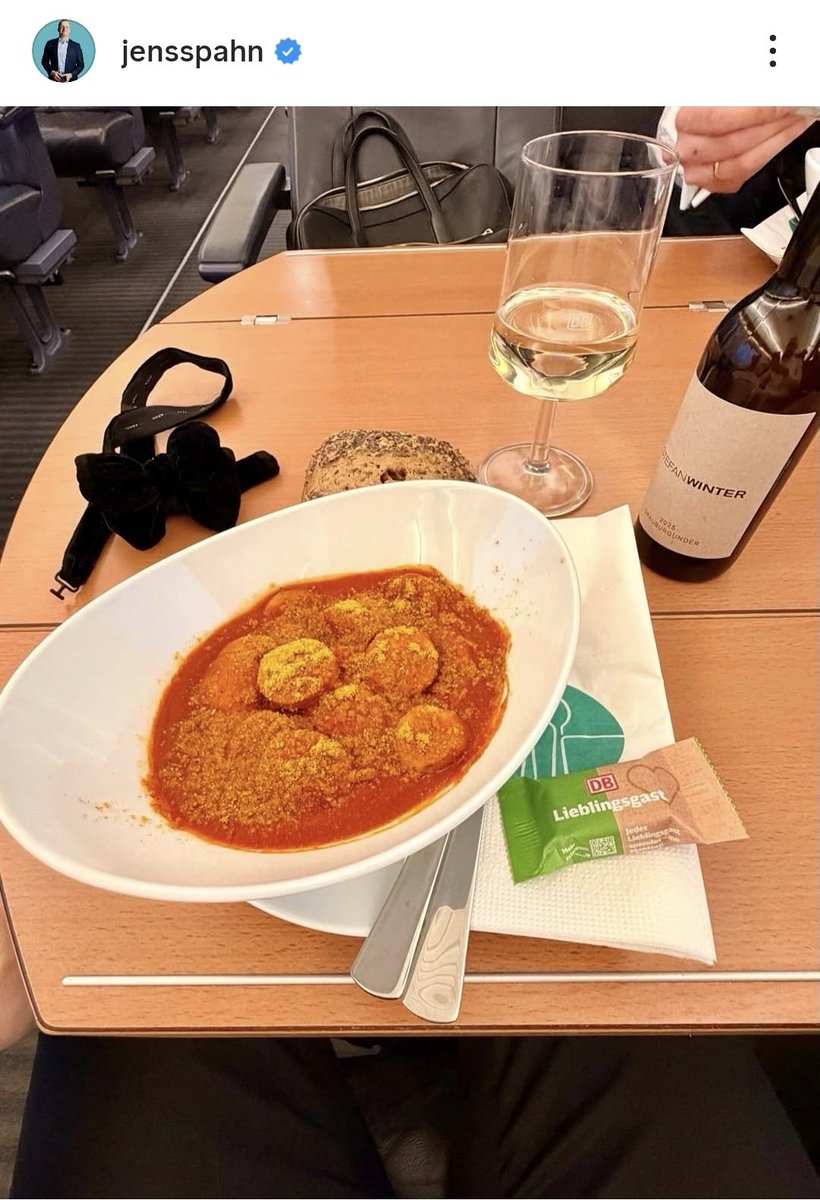 Storch_i tweet media