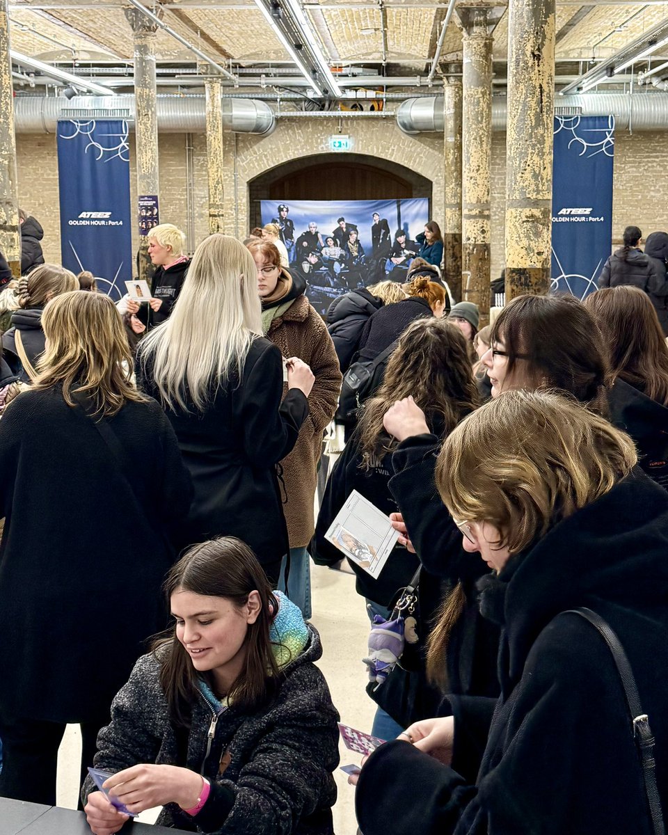 hello82 BERLIN tweet media